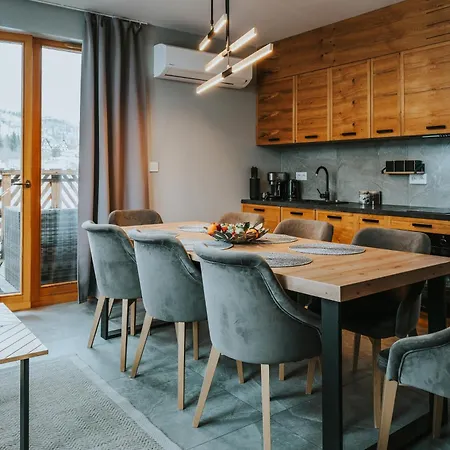 Visitzakopane Karpaty Deluxe Апартаменты *